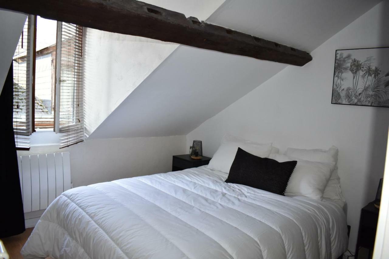 Maison Montreuil Apartment Honfleur Bagian luar foto